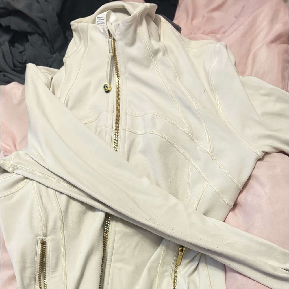 Lululemon Athletica Cream Ski Jacket with Gold Zippers
